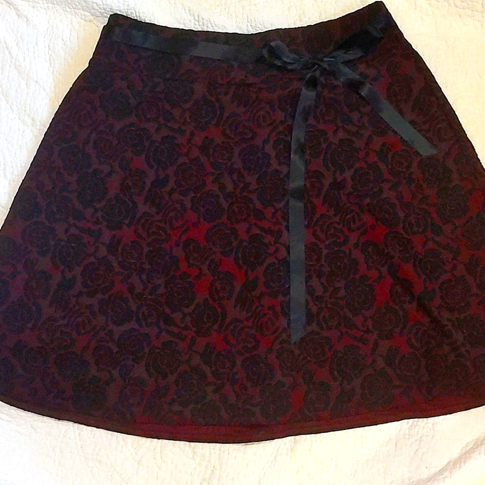 Studio 253 Burgundy and Black Rose Skirt Size XL